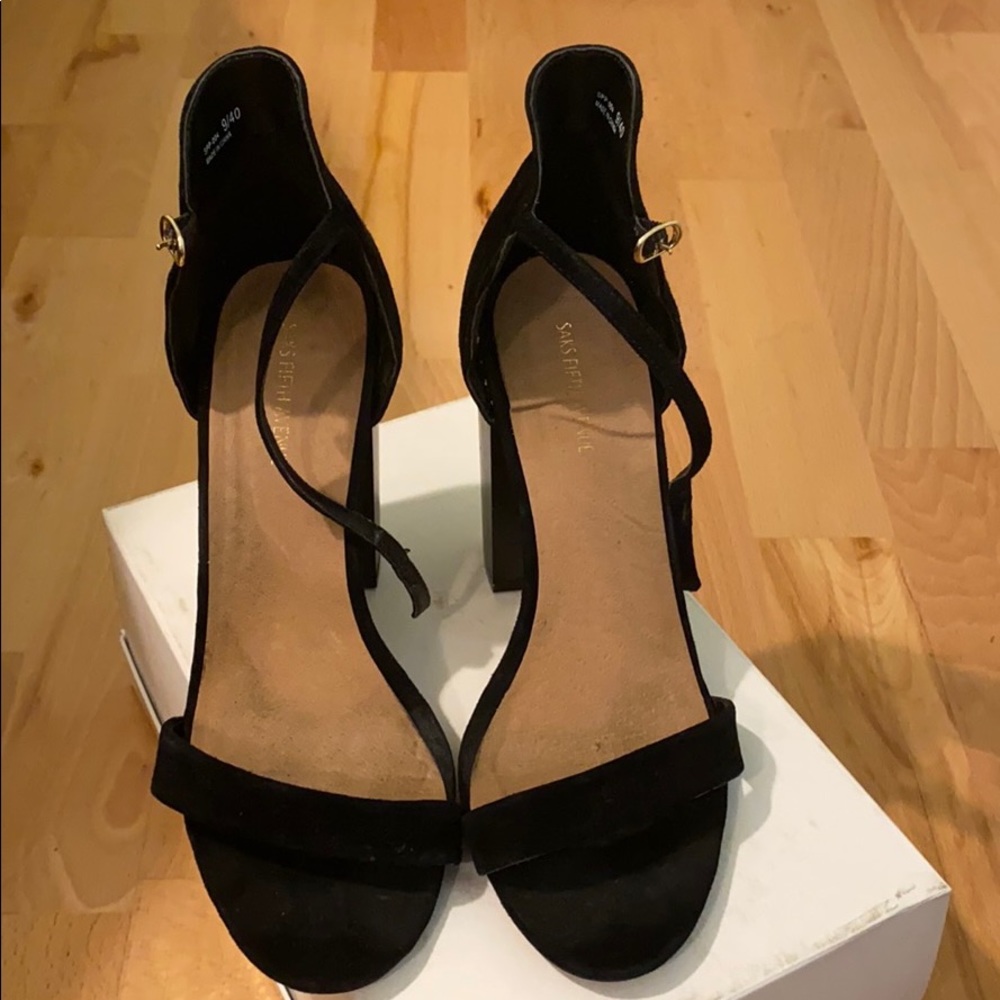 Saks Fifth Avenue Black Block Heel Sandals (9)